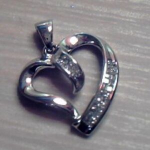10K White Gold 1CT Diamond Heart Pendant